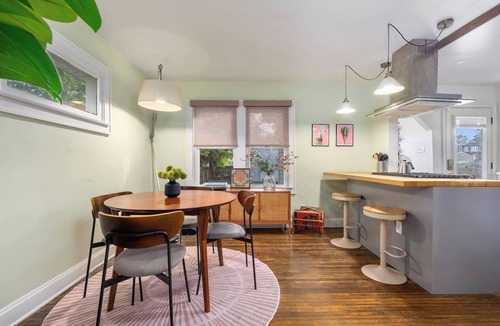 Merion Village House | *MTR* Hot Tub | EZ Parking | 2BR by German Village | 30 day min