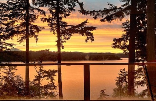 Lopez Island House | Mud Bay Waterfront - Wi-Fi - Tons of Privacy