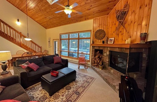 Carroll House | MW74 cozy spacious 2-bedroom Bretton Woods home close to Mt Washington Hotel