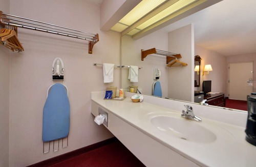 West Jefferson Hotel | Nation's Inn