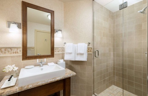 Crested Butte Hotel | Near Mt. Crested Butte + Restaurant. Pool. Spa.