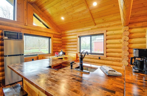 Forks Apartment | Near Trails & Rivers! 'Trybett Cabin' in Forks