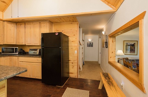 Bayfield Cabin | NellieMay Cabin | Short Walk to Lake, Large Porch