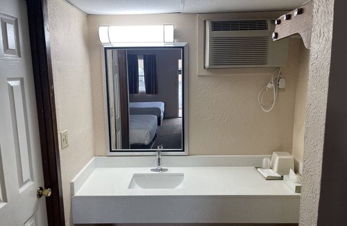 Dodge City Hotel | Nendels Inn & Suites