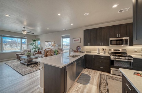 Salida House | New 3bd 3ba Townhome in Salida near Downtown!