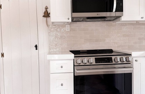 Southern Coast House | NEW 4BR Coastal Home with AC Steps to Kinney Shores Beach ⭐