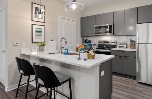 Westerville Apartment | New Albany 2BR | Near Intel + Easton | Pets OK