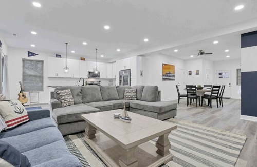 Buckeye Lake House | New Build 2024 | Spacious | Hot Tub | Pet-Friendly