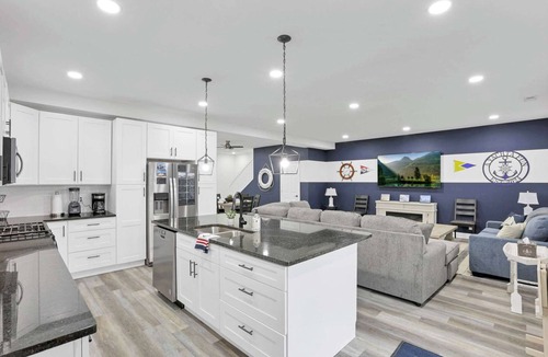 Buckeye Lake House | New Build 2024 | Spacious | Hot Tub | Pet-Friendly