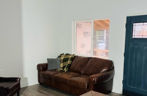 Coffman Cove Cottage | New cottage Steps from the Harbor Weekly Rental Includes Covered Boat and Truck