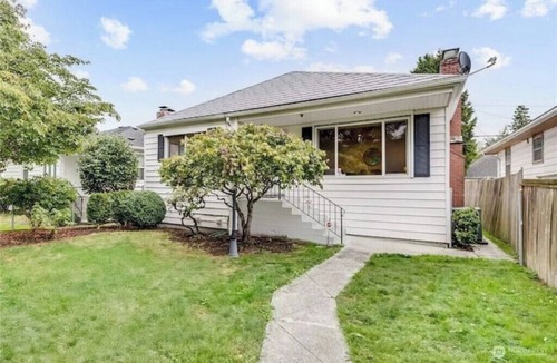 Mid-Beacon Hill Apartment | NEW! Cozy Apt in Beacon Hill with Fast WiFi and TV.