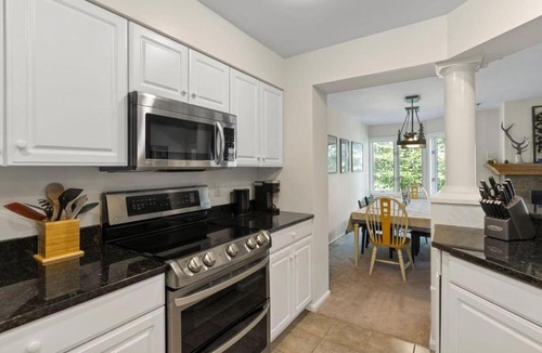 Sunday River Area House | New host! Exceptional Sunday River Ski In Ski Out Condo