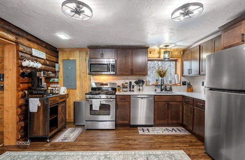Fishhook Cabin | New Listing! River Front Cabin with Hot Tub near Hatcher Pass!