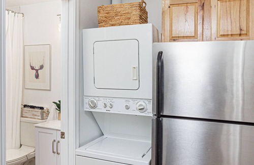 Spenard Apartment | NEW! Lovely Apartment 5 Minutes From The Airport!