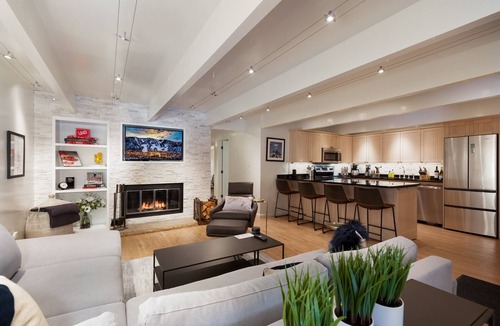 Aspen Condo | New Luxury 2Br Centrally Located Aspen Condo - Steps from the Aspen Mtn. Gondola