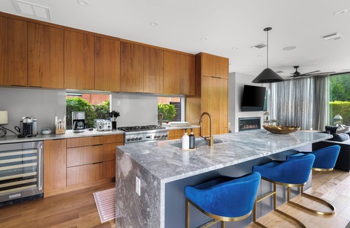 Bouldin House | New Luxury Designer SoCo Retreat w/Pool, Spa, & Skyline Views