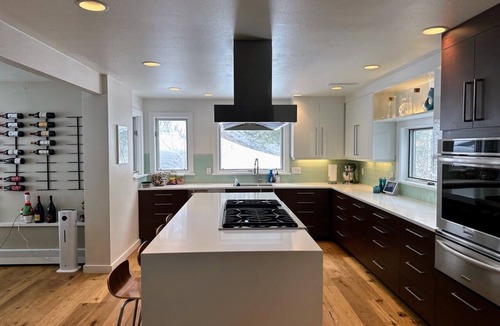 Eagle-Vail House | NEW roomy family friendly home | 3 King Suites | Chef's kitchen | Hot tub | AC