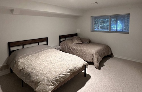 Hampton Bays House | NEW Spacious, Private Scandinavian Inspired