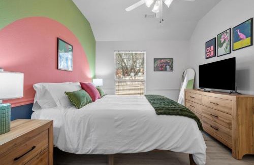 Cedar Park House | NEW! Stylish Home Arcade & Fireplace Sleeps 10