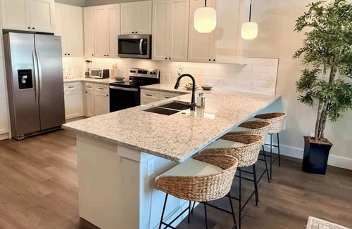 Granite Shoals House | New Waterfront Home: Enjoy Lake LBJ Water Views From Every Bedroom | Luxury