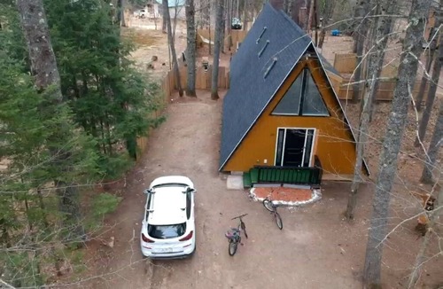 Center Conway Ski Chalet | New winter outdoor space