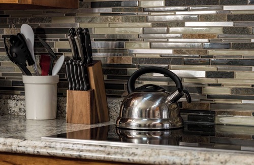 Barths House | New year discount! Close to i70. Fireplace & grill.