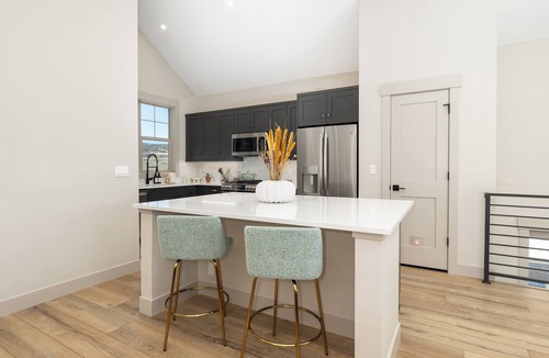 Grand Elk Ranch House | newly constructed 3 bedroom, vaulted ceilings, private deck with views