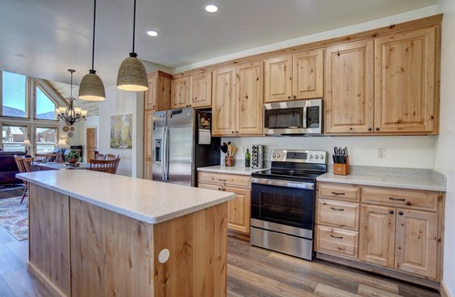 South Fork House | Newly Constructed Mtn Cabin | Hot Tub | Garage