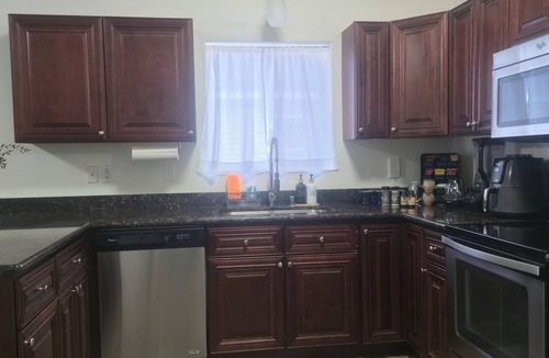 Knik-Fairview House | Newly Furnished 3BR/2BA Retreat with Premium Mattresses & Coffee Bar