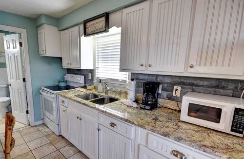 Cherry Grove Beach Condo | Newly Renovated and Just Steps from the BEACH!