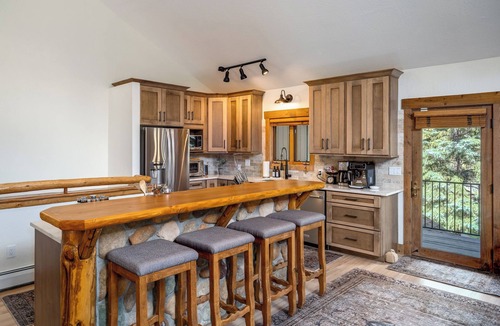 Steamboat Springs House | NEWLY Renovated Beautiful Mountain Townhome Private hot tub 1 mile from resort