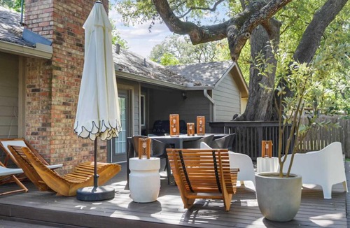 Mesa Park House | Newly Renovated North Austin Gem Yard BBQ