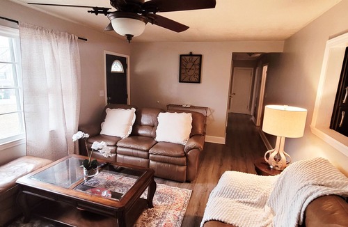 Charlotte House | Nice Quaint Getaway in Charlotte
