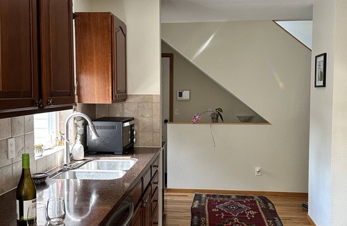 Rural North Boulder House | NOBO 4 bedroom, spacious yard, walk to market, restaurants, trails, downtown bus