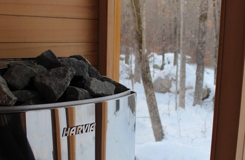 South Pond Shores Cabin | Nordic House - Glamping Cabin w Hot Tub, Sauna, Cold Plunge + Waterfront w Dock