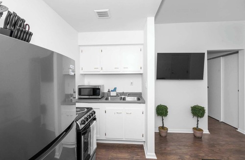 Northside Apartment | Northside Suites 3 – A Chic, Relaxed Stay for 2