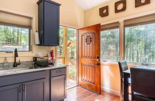 Marshall Other | Oak Treehouse Cabin Rustic Luxury Near Asheville