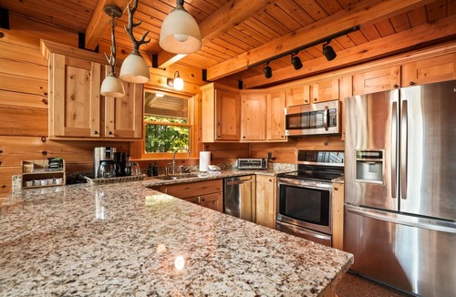 Rockbridge Cabin | Oasis Glen - Views, Pool, Hot Tub