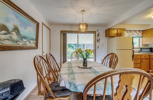 Ocean City Cottage | Ocean City Home w/Fenced Yard: 1 Mi to Beach!
