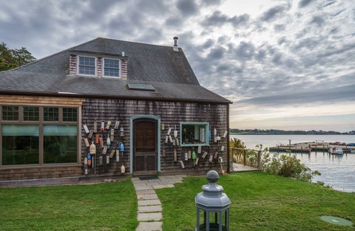 The Dumplings House | Ocean Front Secluded 4 BR Kid & Pet Friendly Vacation house