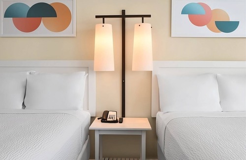 Waikiki Hotel | Ocean Front Two Doubles with Lanai at The Twin Fin Hotel, 4 Units, Outdoor Pool