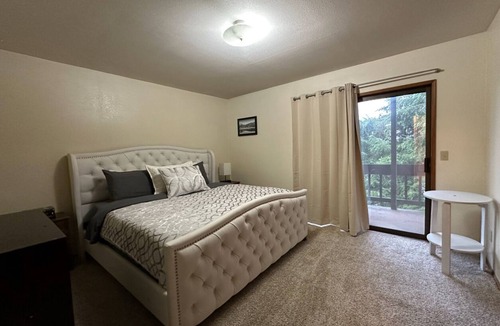 Sitka Apartment | Ocean View Duplex Apartment Furnished