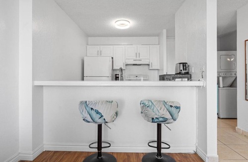 Aiea Apartment | Ocean View Walk to Mall Free Parking, W/D, AC