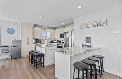 Holden Beach House | Oceanfront, 6 bedroom - 6 bath, Heated saltwater pool, dog friendly, close to bridge & activities