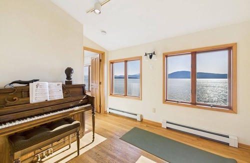 Juneau Villa | Oceanfront | 6BR w/King Beds & Private Beach