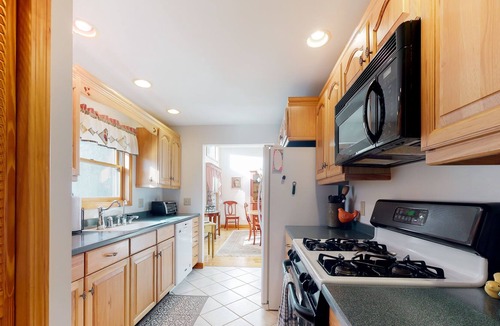 Perry House | Oceanfront Cabin with Deck, Grill, Firepit, and Free High-Speed WiFi
