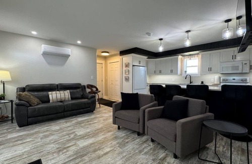 Summerside House | Oceanfront Cottage w/Upper Balcony View