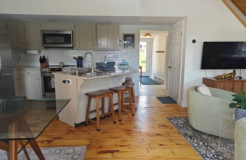 Mid-Coast and Islands House | Oceanfront Cottage w/Wharf, Kayaks & Sunset Views – Harpswell