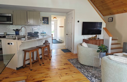Mid-Coast and Islands House | Oceanfront Cottage w/Wharf, Kayaks & Sunset Views – Harpswell