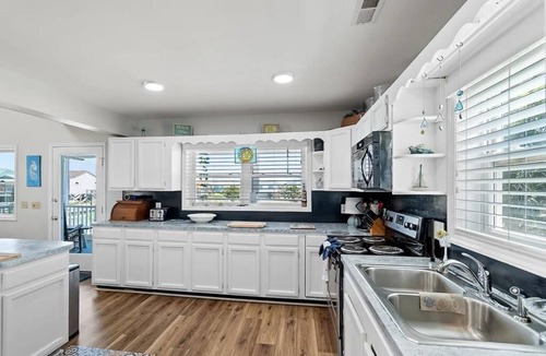 Holden Beach House | Oceanfront Heaven's Anchor in Holden Beach, 3BR, 2BA, perfect for family fun!